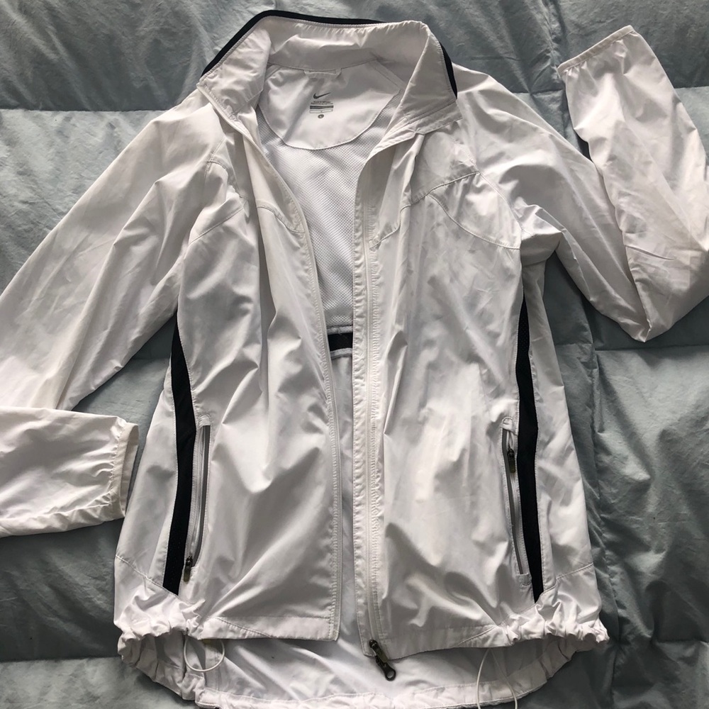 Women’s windbreaker